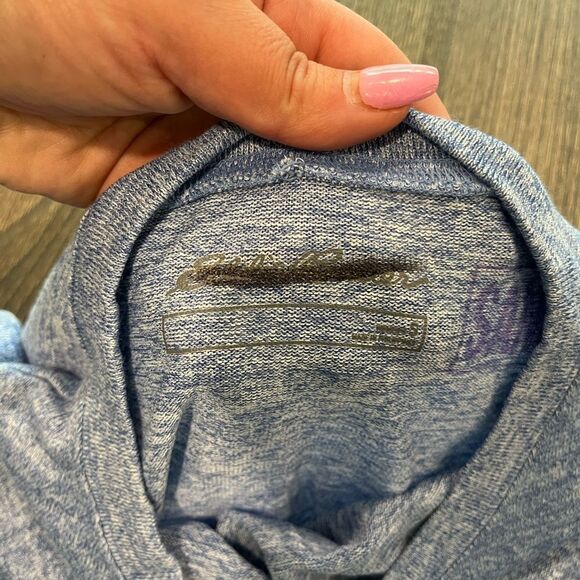 NWOT Eddie Bauer Light Heathered Blue Short Sleeve Athletic Shirt Size S - Picture 4 of 5